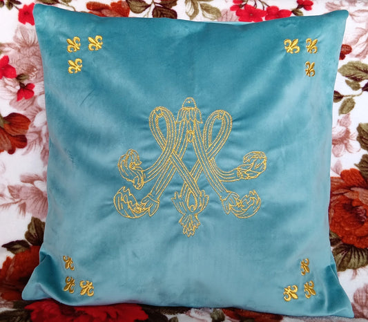 Housse de coussin brodée en velours d'ameublement- Monogramme de Marie-Antoinette