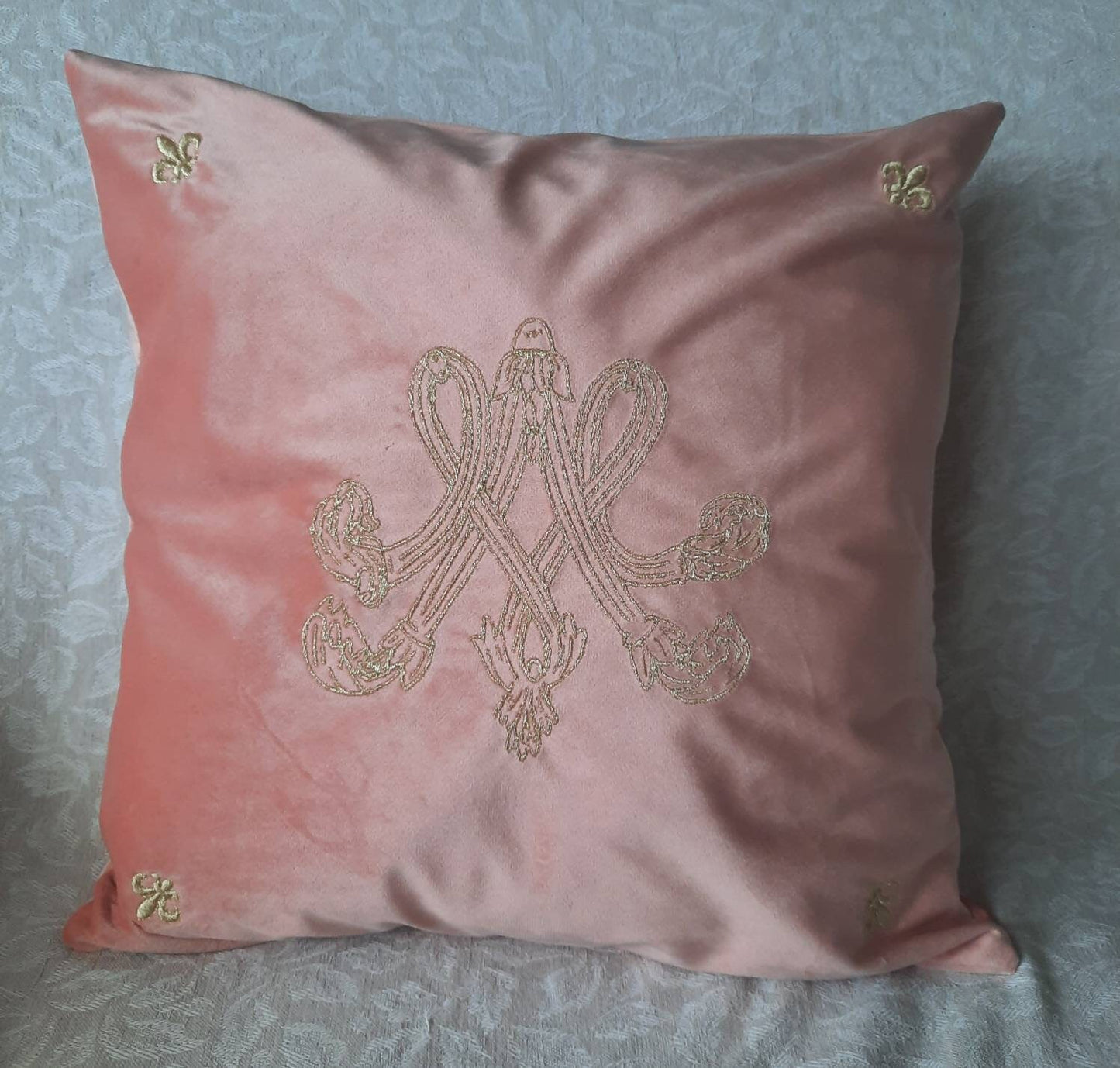 Housse de coussin brodée en velours - Monogramme de Marie-Antoinette