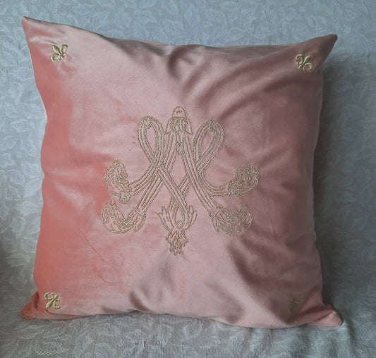Housse de coussin brodée en velours - Monogramme de Marie-Antoinette