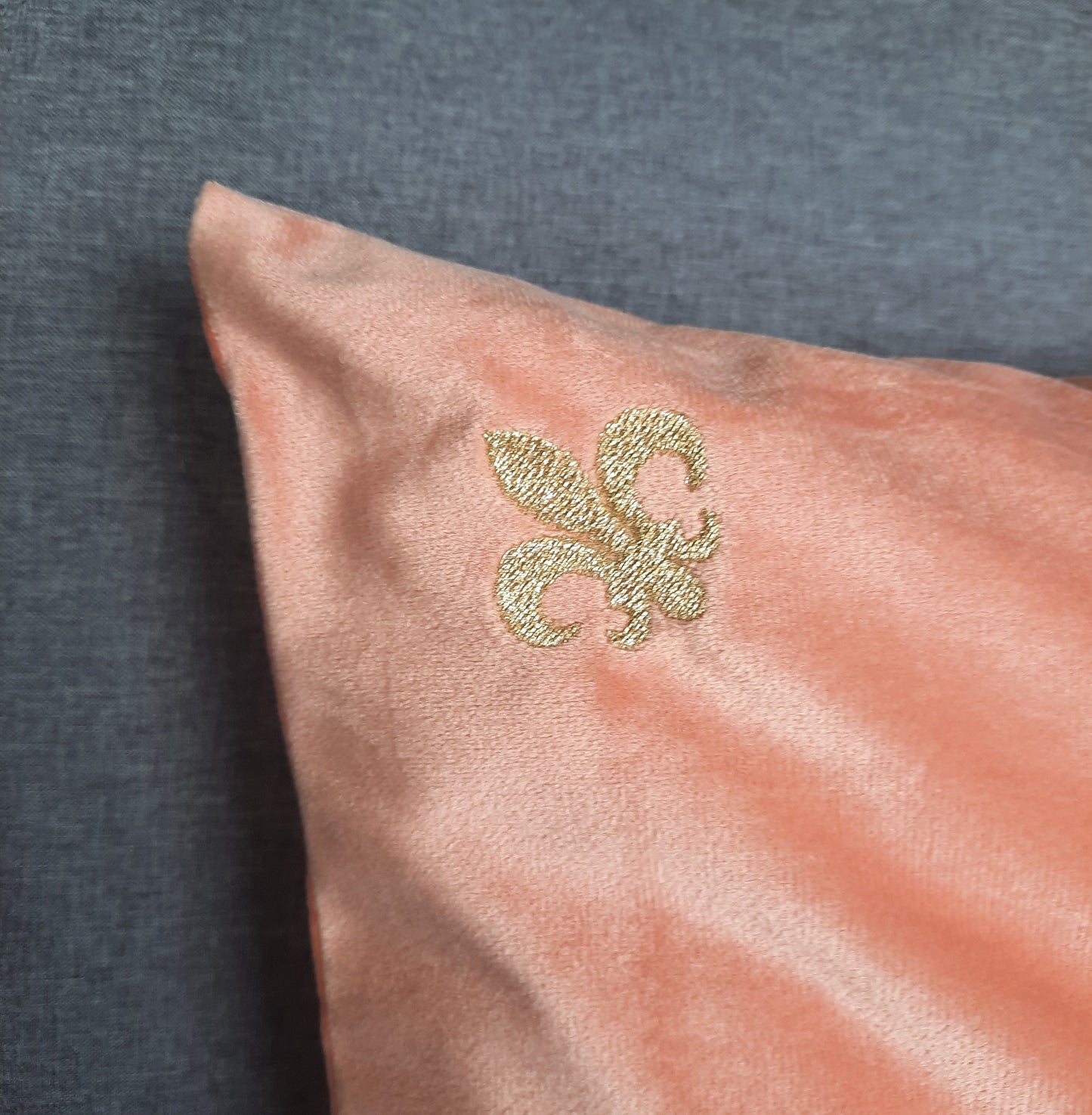 Housse de coussin en velours brodé - Monogramme royal Henri II Diane de Poitiers